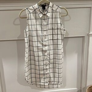 Ann Taylor Sleeveless Button Down Shirt- Size XS